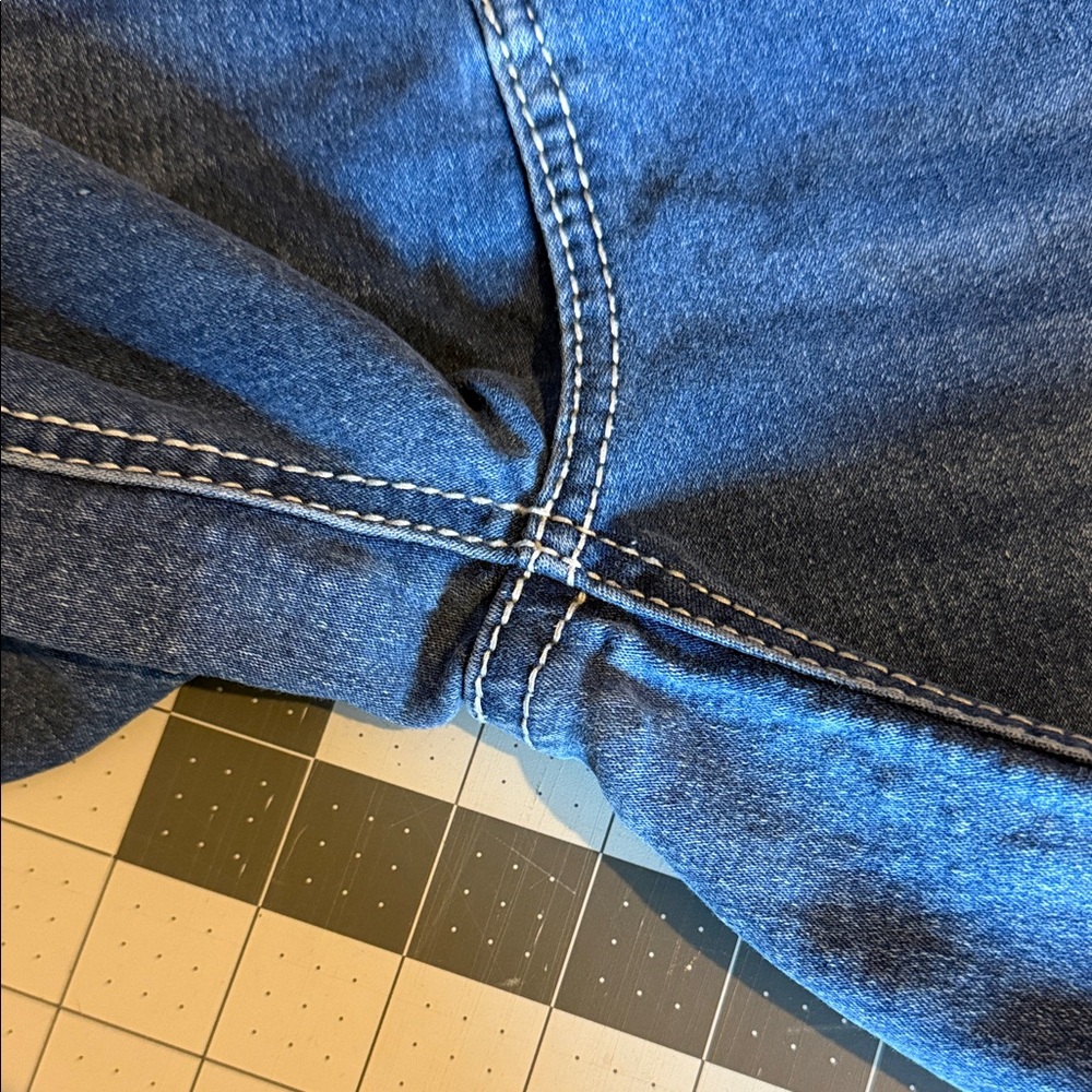 Soundgirl Blue Boot Cut Jeans with Silver Embellishments size 5 - Picture 5 of 13
